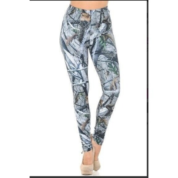 XPlus Size Women Creamy Soft Camouflage Trees Leggings - Picture 2 of 6